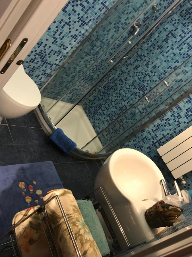B&B L'Angolo Sulla Piazza Mirabella Imbaccari Luaran gambar